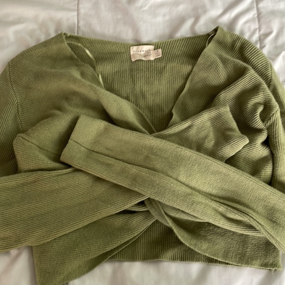 Criss Cross Cropped Knit Sweater - Picture 3 of 8